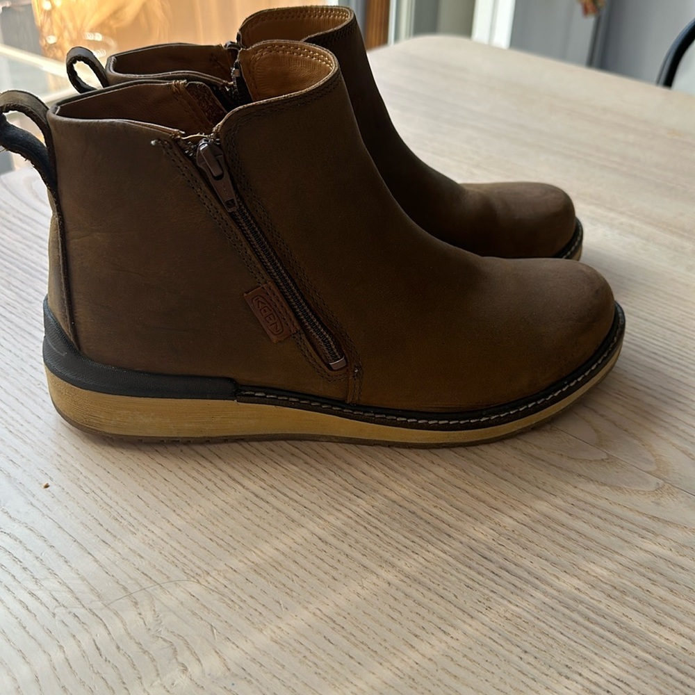 Keen leather boots